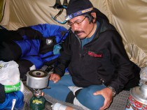 エベレストキャンプ3、8300mにて2004、5月